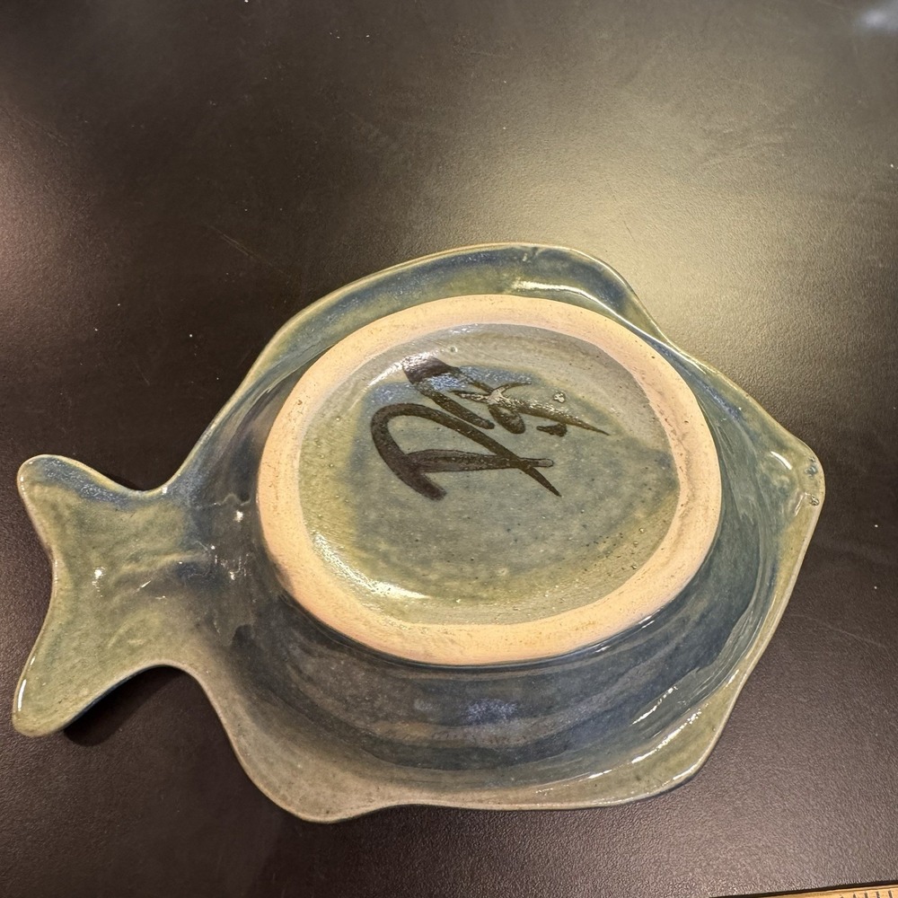 Blue Green Ceramic Fish Shaped Serving Bowl 9.5 in. x 7 in. x 2.5 in. Signed - Picture 4 of 7